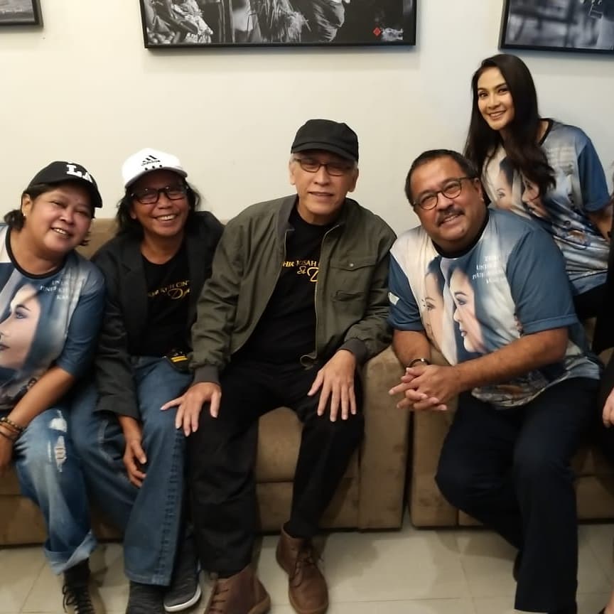 Mandra, Iwan Fals, dan para cast si Doel Anak Sekolahan